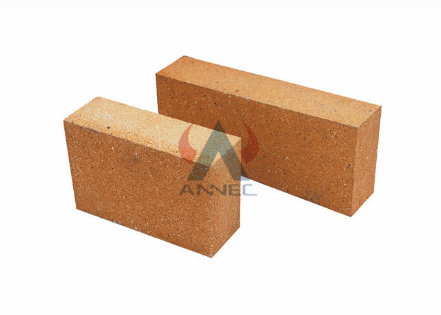 Yangına Dayanıklı SK34 Kil Refrakter Tuğla 40MPA Sarı Renk 2.4g/Cm2