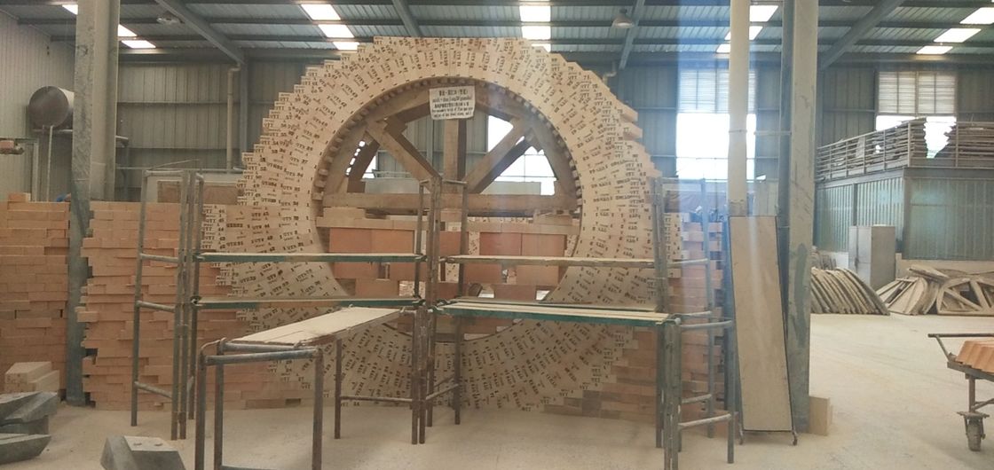 Özel Şekil Yüksek Alümina Preassebly Tuğla Dirençli 1350 ℃ Çelik Kepçenin Güvenli Astarı İçin Kullanılan